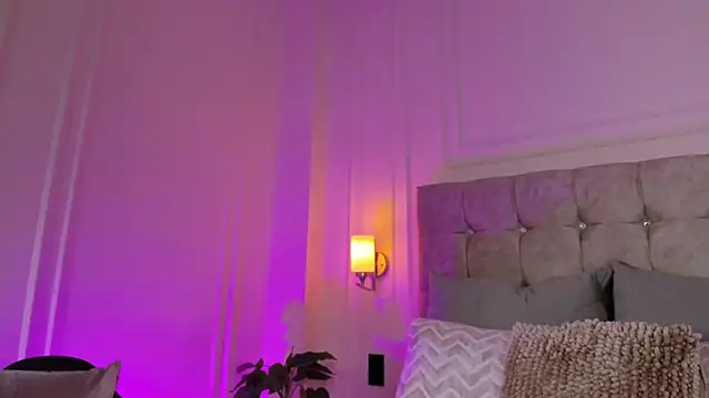 Snapshot of JasmineRoss_1 chatting on January 7, 2026, 7:05 pm JasmineRoss 1 online show from January 7, 2026, 7:05 pm