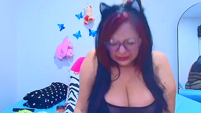 Snapshot of Veronica_Milf1 chatting on March 23, 2025, 2:37 am Veronica Milf1 online show from March 23, 2025, 2:37 am
