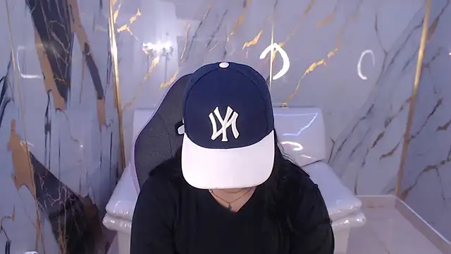 melany rouse18 online show from September 19, 2025, 6:41 pm