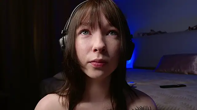 Sindy Juxx online show from June 3, 2026, 2:03 am