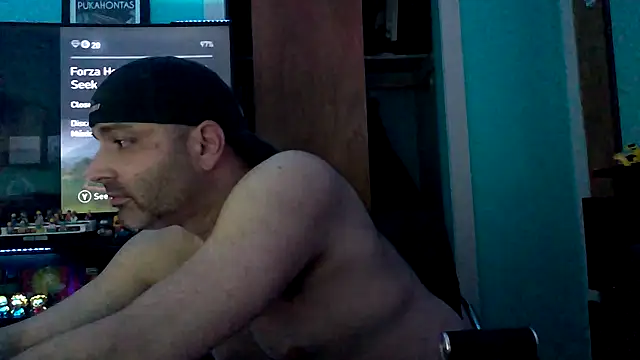 Novabear6996 online show from October 28, 2025, 7:12 am