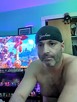 Snapshot of Novabear6996 chatting on April 12, 2026, 6:40 am Novabear6996 online show from April 12, 2026, 6:40 am
