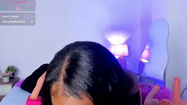 naomy 68 online show from December 4, 2025, 3:16 am