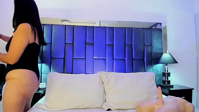 Snapshot of Aisha_Nowak chatting on October 19, 2025, 7:25 pm Aisha Nowak online show from October 19, 2025, 7:25 pm