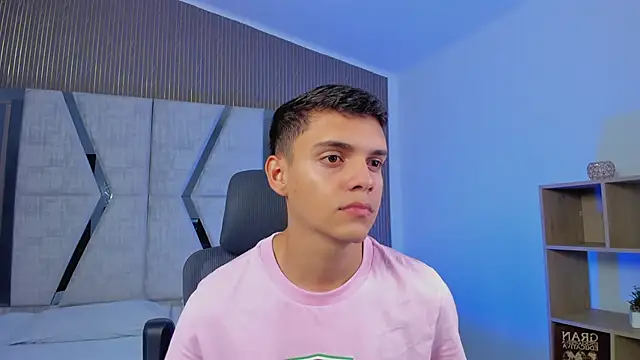 JacobRoberts1 online show from October 10, 2025, 8:08 pm