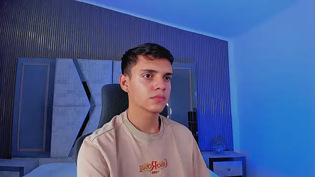 JacobRoberts1 online show from October 18, 2025, 8:42 pm