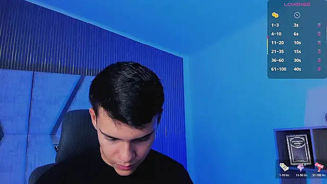 JacobRoberts1 online show from October 21, 2025, 8:20 pm