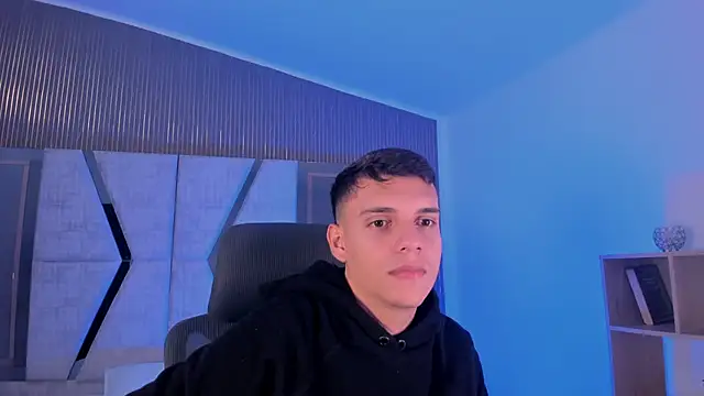 JacobRoberts1 online show from October 27, 2025, 8:13 pm