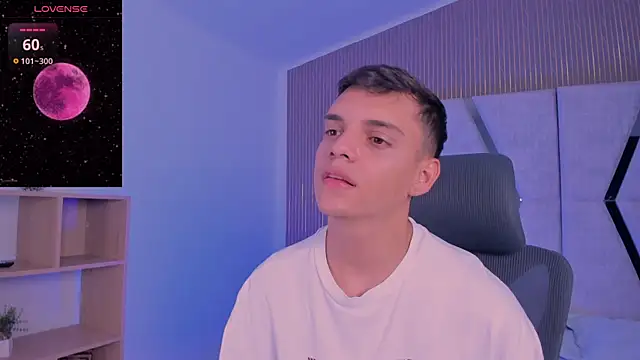 JacobRoberts1 online show from November 4, 2025, 8:30 pm