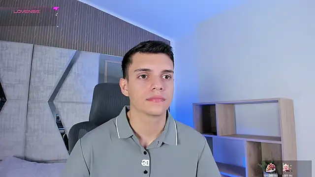 JacobRoberts1 online show from December 17, 2025, 7:42 pm