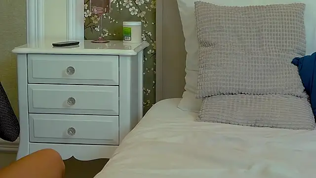 Snapshot of ScarlettShine chatting on March 3, 2025, 9:59 pm ScarlettShine online show from March 3, 2025, 9:59 pm