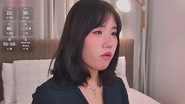 HitomiAoki online show from February 16, 2025, 6:43 pm