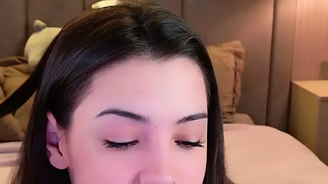 Alice Deleon online show from November 8, 2025, 10:48 am