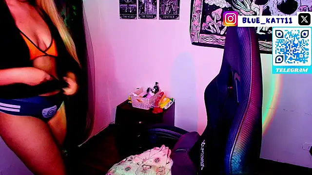 Snapshot of blue_katt chatting on July 22, 2026, 11:18 pm blue katt online show from July 22, 2026, 11:18 pm