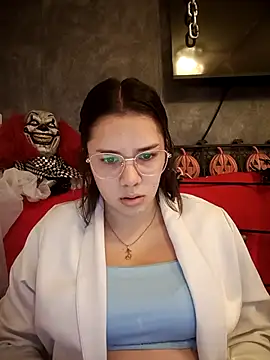 Snapshot of EmmaSulivan chatting on October 10, 2025, 12:37 pm EmmaSulivan online show from October 10, 2025, 12:37 pm