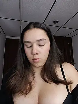EmmaSulivan online show from August 7, 2026, 12:34 am