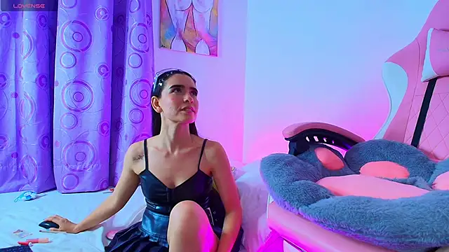 Snapshot of Peach_Rose_ chatting on March 1, 2025, 1:32 am Peach Rose  online show from March 1, 2025, 1:32 am