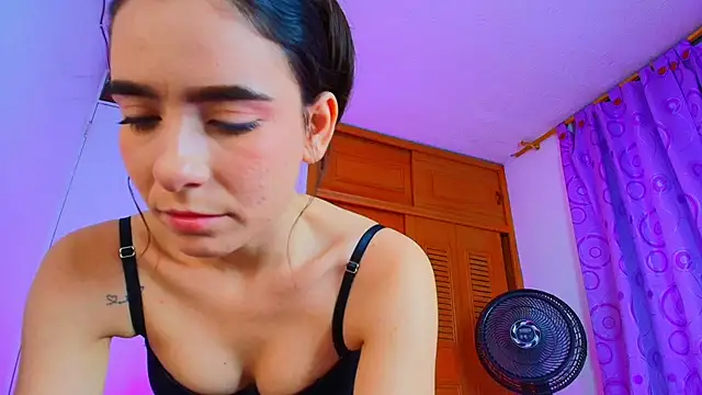 Snapshot of Peach_Rose_ chatting on March 2, 2025, 3:02 am Peach Rose  online show from March 2, 2025, 3:02 am