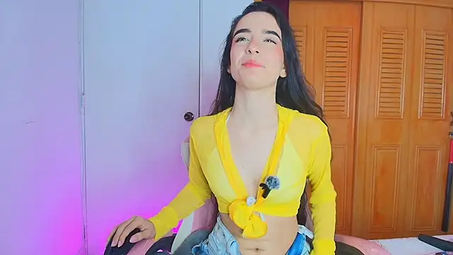 Snapshot of Peach_Rose_ chatting on October 12, 2025, 7:02 pm Peach Rose  online show from October 12, 2025, 7:02 pm