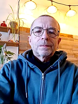 Snapshot of Xavspank2 chatting on February 18, 2026, 10:00 am Xavspank2 online show from February 18, 2026, 10:00 am