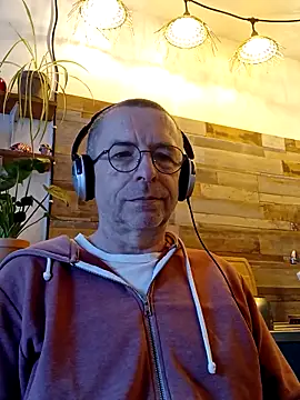 Snapshot of Xavspank2 chatting on March 9, 2026, 10:41 am Xavspank2 online show from March 9, 2026, 10:41 am