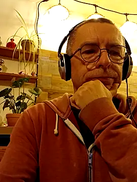 Snapshot of Xavspank2 chatting on March 15, 2026, 7:09 pm Xavspank2 online show from March 15, 2026, 7:09 pm