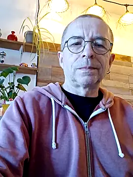 Snapshot of Xavspank2 chatting on March 24, 2026, 8:52 am Xavspank2 online show from March 24, 2026, 8:52 am