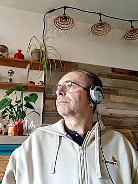 Snapshot of Xavspank2 chatting on March 27, 2026, 8:37 am Xavspank2 online show from March 27, 2026, 8:37 am