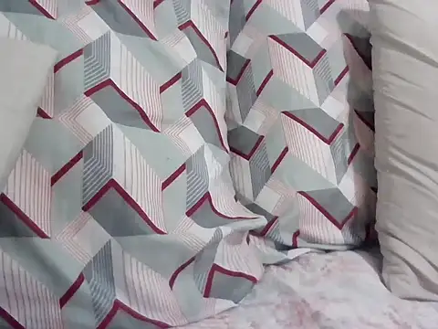 Casalpimentinha online show from April 28, 2026, 12:42 am