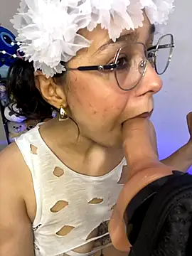 Emma Winslow online show from November 22, 2025, 5:28 am