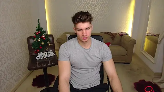 MaxKaiden online show from December 19, 2025, 5:58 am