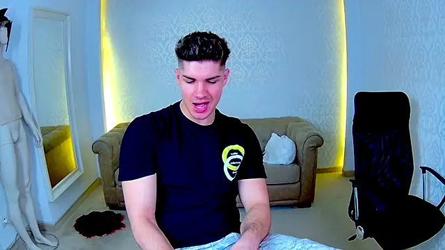 Snapshot of MaxKaiden chatting on February 13, 2026, 6:09 am MaxKaiden online show from February 13, 2026, 6:09 am