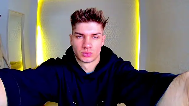 Snapshot of MaxKaiden chatting on February 17, 2026, 5:26 am MaxKaiden online show from February 17, 2026, 5:26 am