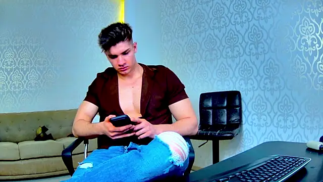 Snapshot of MaxKaiden chatting on March 2, 2026, 7:15 am MaxKaiden online show from March 2, 2026, 7:15 am