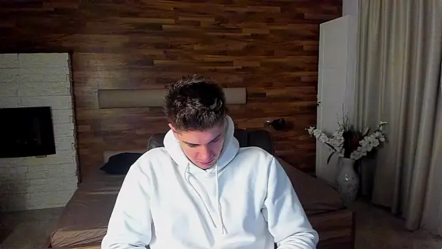 Snapshot of MaxKaiden chatting on March 19, 2026, 5:22 am MaxKaiden online show from March 19, 2026, 5:22 am