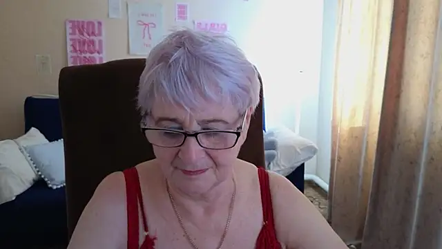 Sandra Snowflake online show from May 5, 2026, 12:35 pm