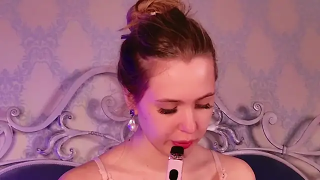 Snapshot of BECKI_VRES chatting on October 26, 2025, 9:10 pm BECKI VRES online show from October 26, 2025, 9:10 pm