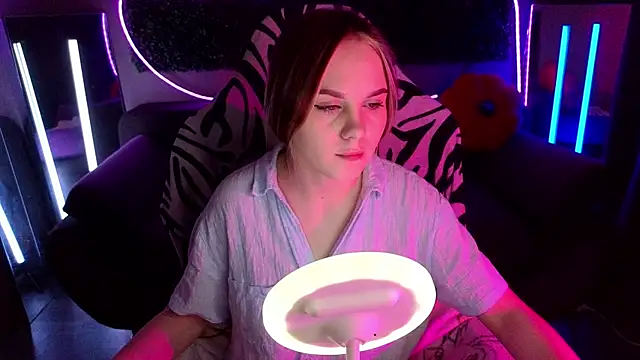 Dyna bae online show from November 10, 2025, 4:17 pm