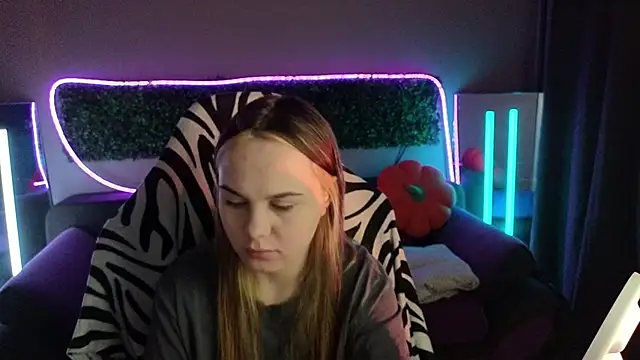 Dyna bae online show from November 14, 2025, 2:21 am