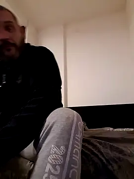 Hector87ZGB online show from February 17, 2025, 4:53 am