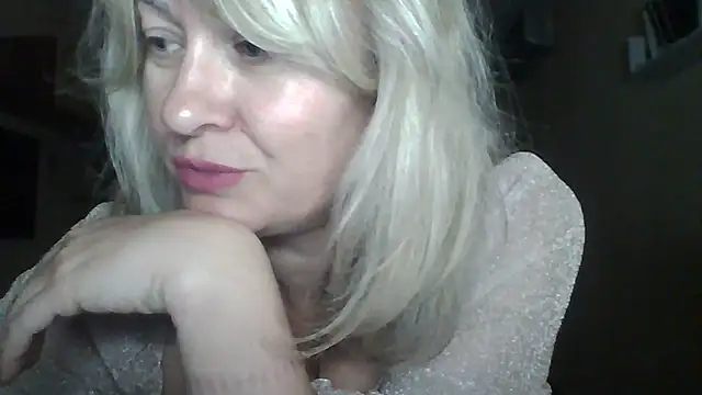 Snapshot of Mary888x chatting on September 20, 2025, 5:47 pm Mary888x online show from September 20, 2025, 5:47 pm