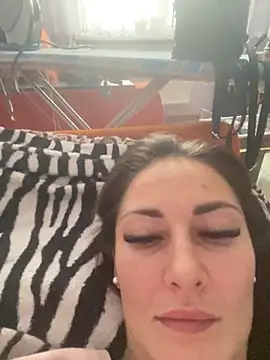 Veronicavirus online show from October 25, 2025, 7:49 am