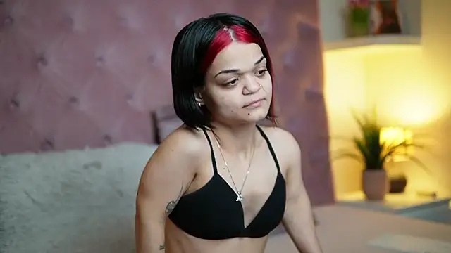 MaiaMini online show from December 15, 2025, 9:41 pm