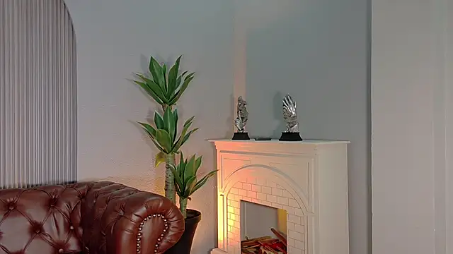 Snapshot of katia_foxxx_ chatting on July 1, 2026, 5:34 pm katia foxxx online show from July 1, 2026, 5:34 pm