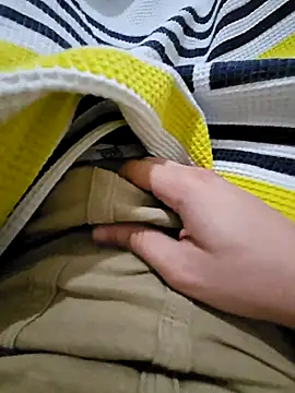 Snapshot of skiciyunis chatting on September 21, 2025, 7:59 pm skiciyunis online show from September 21, 2025, 7:59 pm