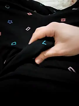 Snapshot of skiciyunis chatting on March 23, 2026, 4:33 pm skiciyunis online show from March 23, 2026, 4:33 pm