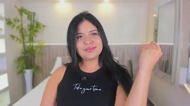 GeorginaReyes online show from April 27, 2026, 10:41 pm