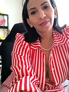 Snapshot of Mrsvictoriaaa chatting on April 30, 2026, 8:37 pm Mrsvictoriaaa online show from April 30, 2026, 8:37 pm