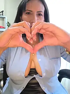 Mrsvictoriaaa online show from June 12, 2026, 7:46 pm