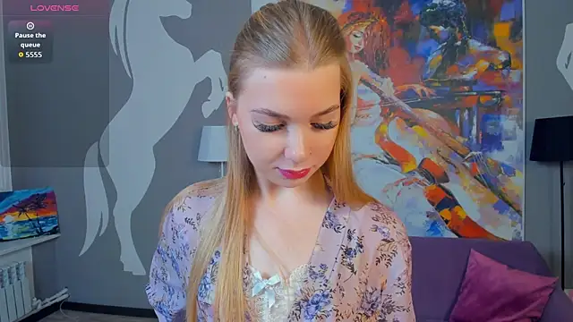 Snapshot of FloraBonde chatting on September 27, 2025, 11:37 am FloraBonde online show from September 27, 2025, 11:37 am